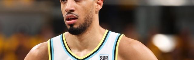 9393体育APP-卡莱尔：哈利伯顿患上带状疱疹 将暂时离队数周！