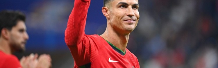 9393体育注册登录-葡萄牙主帅：C罗树立的榜样，对年轻球员和整个团队都大有裨益